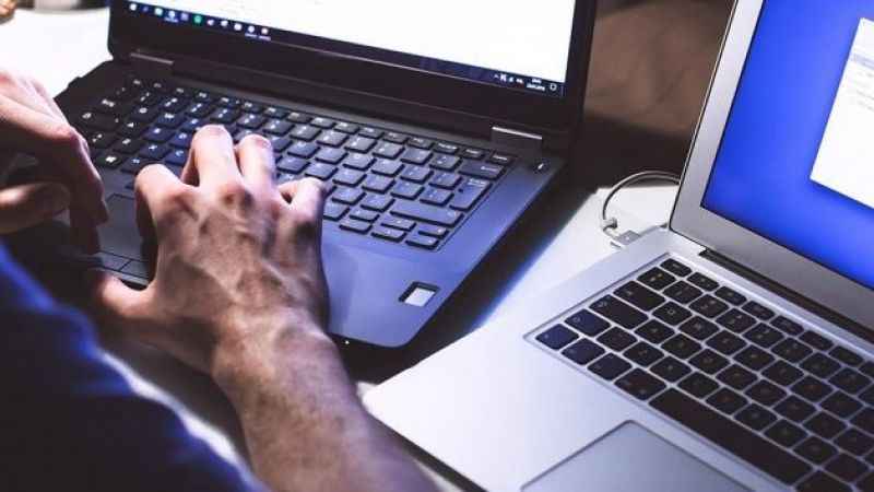 Yabancı şirketlerin mail adreslerini ele geçirerek 210 milyon lira dolandırdılar