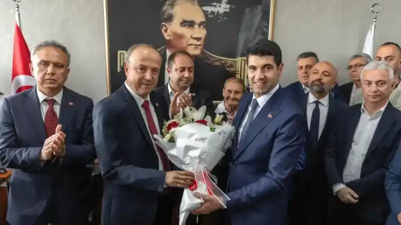 Avcılar’ın genç başkanı Çaykara Görevi devraldı