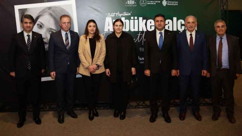 İstanbul Valisi Davut Gül ve Başkan İsmet Yıldırım “Aybüke: Öğretmen Oldum Ben” filmini izledi