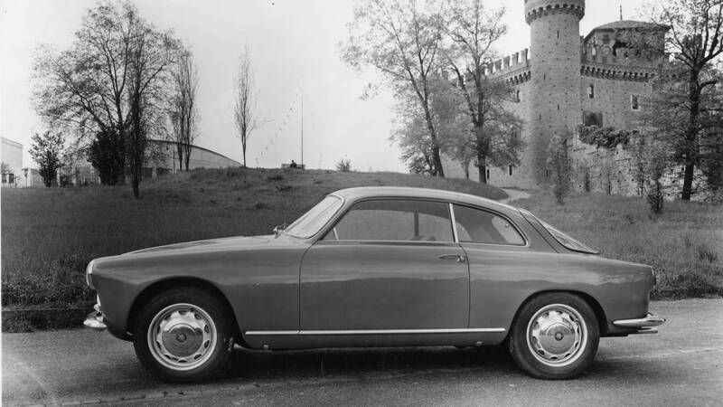 Alfa Romeo, iki efsanevi modelin yıl dönümünü kutluyor