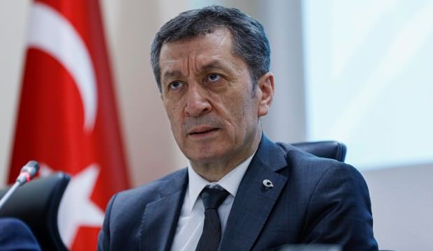 Sosyal medyada tehlikeli akım! Bakan Selçuk’tan okullara uyarı