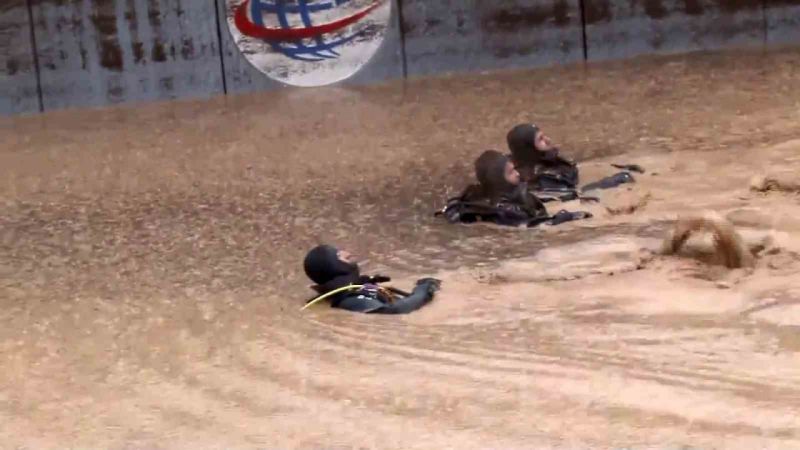 Şanlıurfa’da felaket! Dalgıçlar kayıp 7 kişiyi arıyor