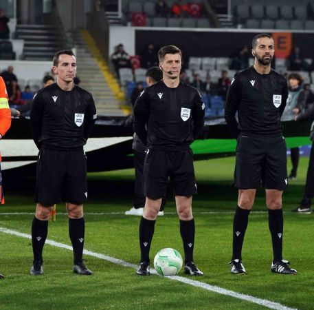 Medipol Başakşehir tur için Gent'i ağırlıyor