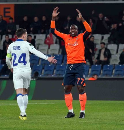 Medipol Başakşehir tur için Gent'i ağırlıyor