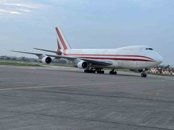 Pakistan’dan bir günde 3 yardım uçağı geldi