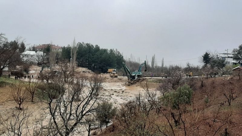 Kayıp iki kişiyi arama çalışmaları sürüyor