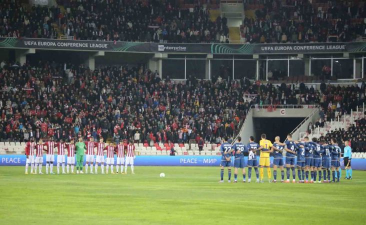 Sivasspor evinde Fiorentina'dan fark yedi.
