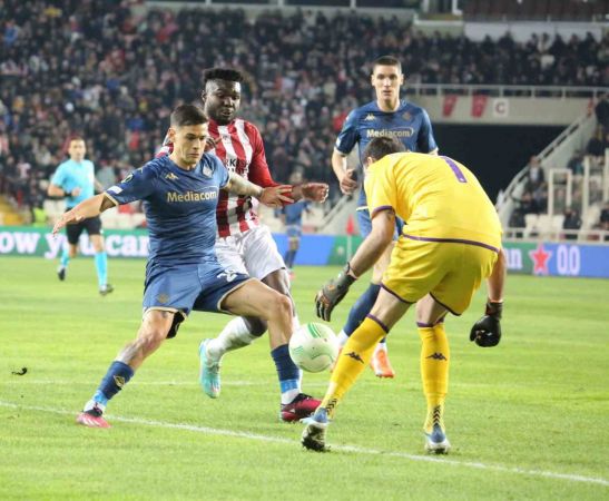 Sivasspor evinde Fiorentina'dan fark yedi.