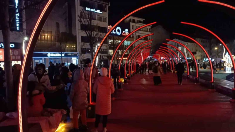 Bolu’da depremi yaşayan vatandaşlar evlerine girmeye korkuyor