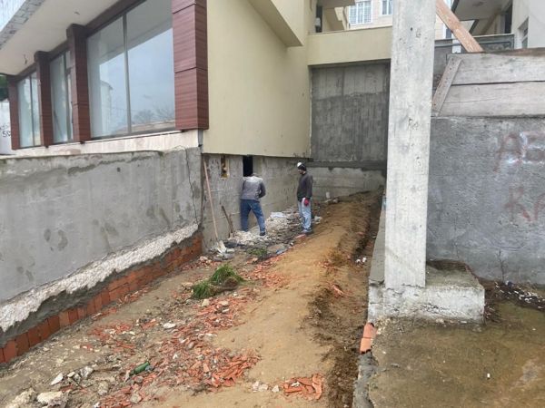 Katliama davet! Altı katlı binanın perde betonunun kesilmek istenmesi böyle görüntülendi