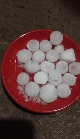 Gaziantep’te şiddetli dolu yağışı kenti beyaza bürüdü