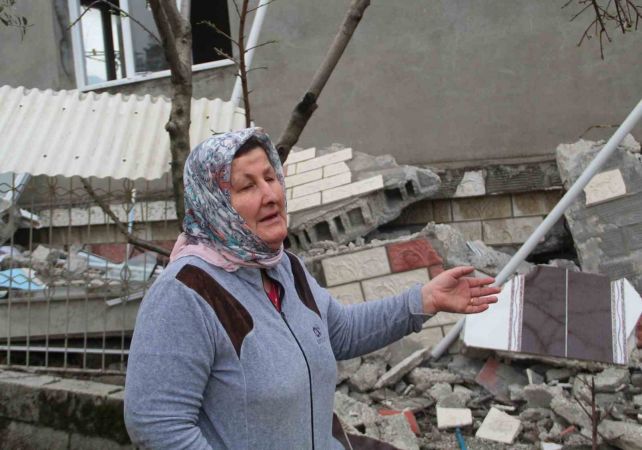 Hatay’daki depremde ek kolonların kurtardığı aile dehşet anlarını anlattı