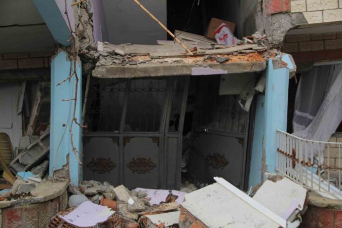 Hatay’daki depremde ek kolonların kurtardığı aile dehşet anlarını anlattı