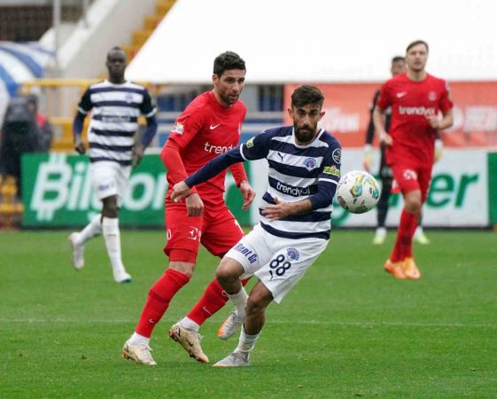 Kasımpaşa ve Ümraniyespor puanları paylaştı Kasımpaşa ve Ümraniyespor puanları paylaştı