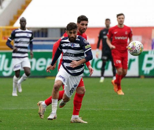 Kasımpaşa ve Ümraniyespor puanları paylaştı Kasımpaşa ve Ümraniyespor puanları paylaştı