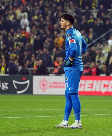 Altay Bayındır’dan Fenerbahçe'ye 4 yıllık imza