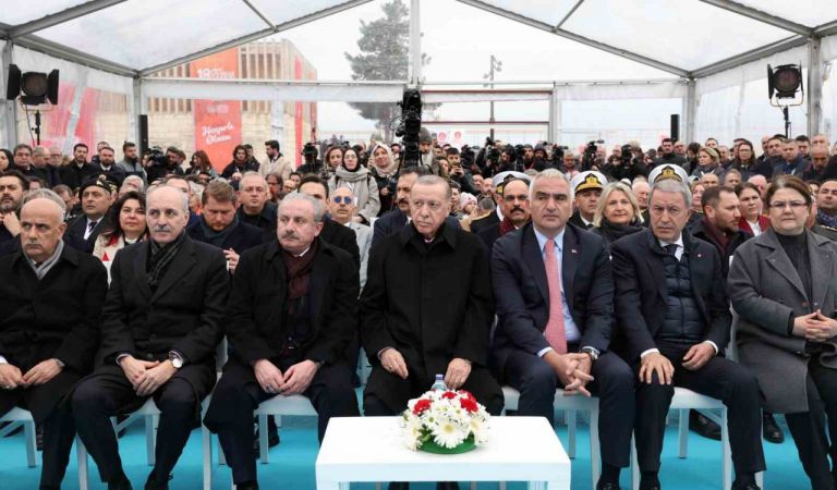 Zor zamanlarda Çanakkale kahramanlarını örnek aldık