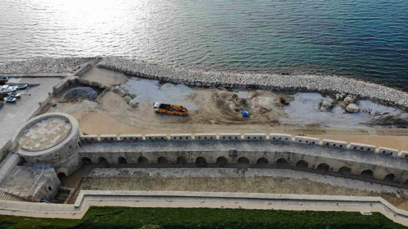 Zor zamanlarda Çanakkale kahramanlarını örnek aldık