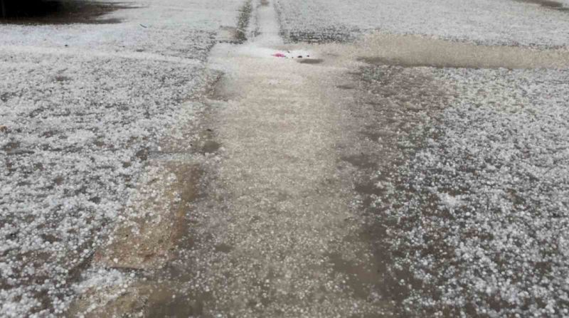 Aksaray’da 1.5 saat dolu yağdı