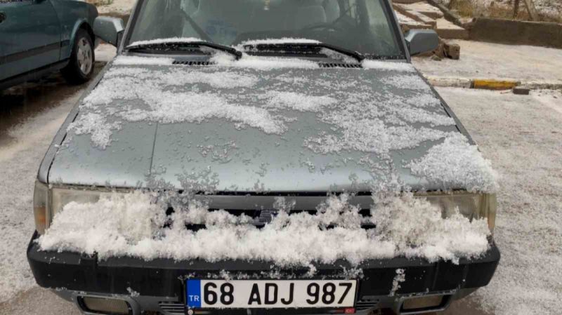 Aksaray’da 1.5 saat dolu yağdı