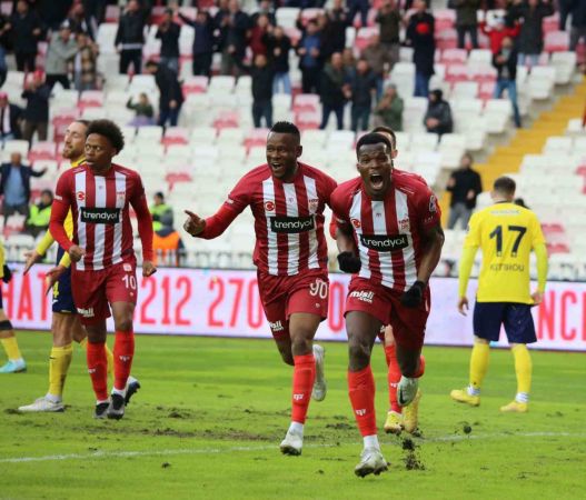 Sivasspor yedinci galibiyetini aldı