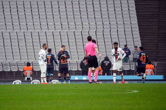 Fatih Karagümrük ile Medipol Başakşehir puanları paylaştı