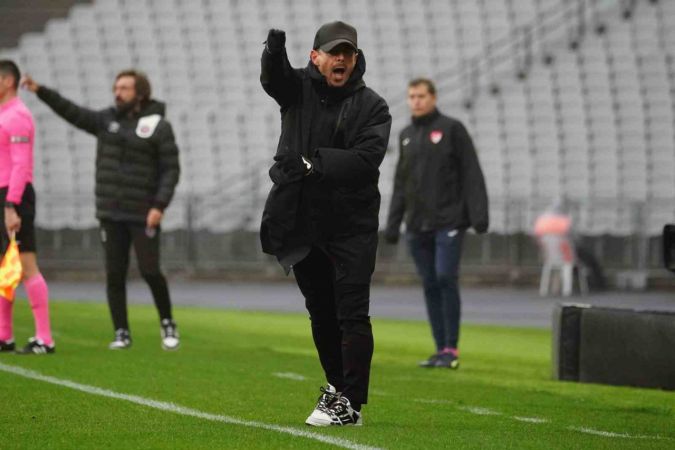 Fatih Karagümrük ile Medipol Başakşehir puanları paylaştı