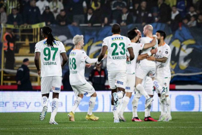 İlk yarı Antalyaspor, ikinci yarı Fenerbahçe İlk yarı Antalyaspor, ikinci yarı Fenerbahçe