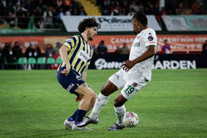 İlk yarı Antalyaspor, ikinci yarı Fenerbahçe İlk yarı Antalyaspor, ikinci yarı Fenerbahçe