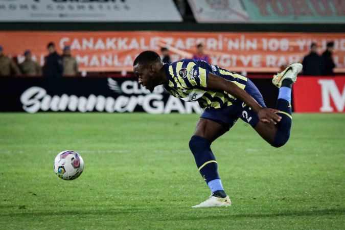 İlk yarı Antalyaspor, ikinci yarı Fenerbahçe İlk yarı Antalyaspor, ikinci yarı Fenerbahçe