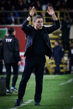 İlk yarı Antalyaspor, ikinci yarı Fenerbahçe İlk yarı Antalyaspor, ikinci yarı Fenerbahçe