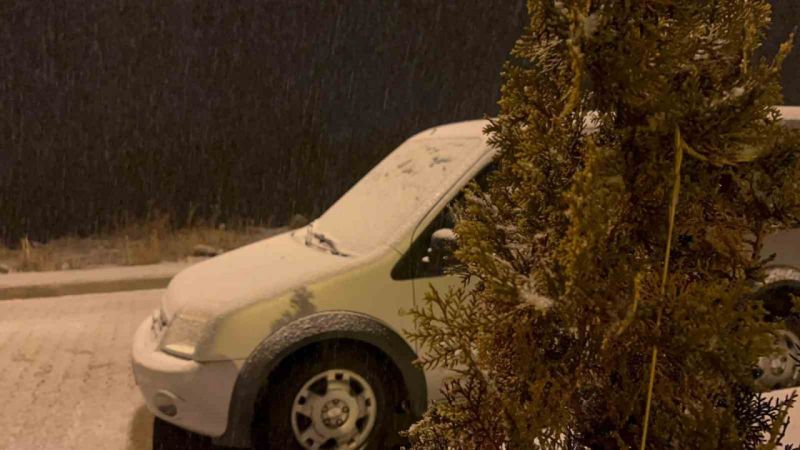 Kars’ta yoğun kar yağışı ile etraf beyazlara büründü Kars’ta yoğun kar yağışı ile etraf beyazlara büründü