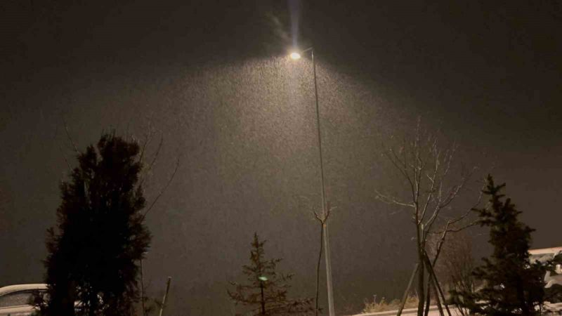 Kars’ta yoğun kar yağışı ile etraf beyazlara büründü Kars’ta yoğun kar yağışı ile etraf beyazlara büründü