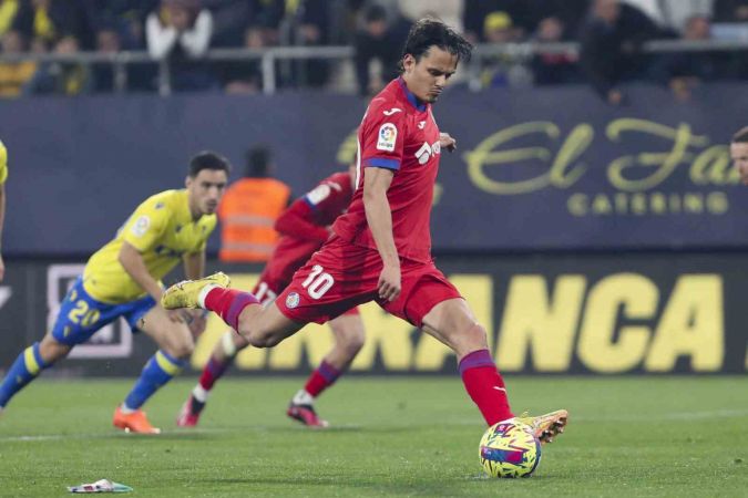 Enes Ünal, formunun zirvesinde! Gol Krallığına koşuyor