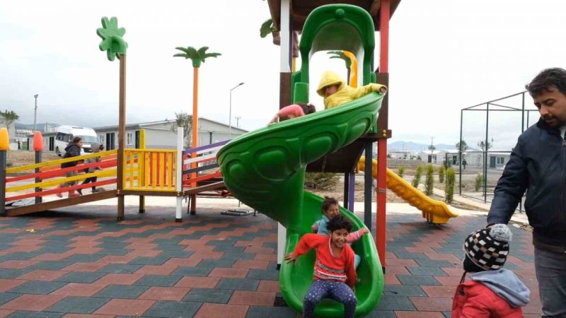 Bakan Kurum: 214 prefabrik evi daha sahiplerine teslim ettik