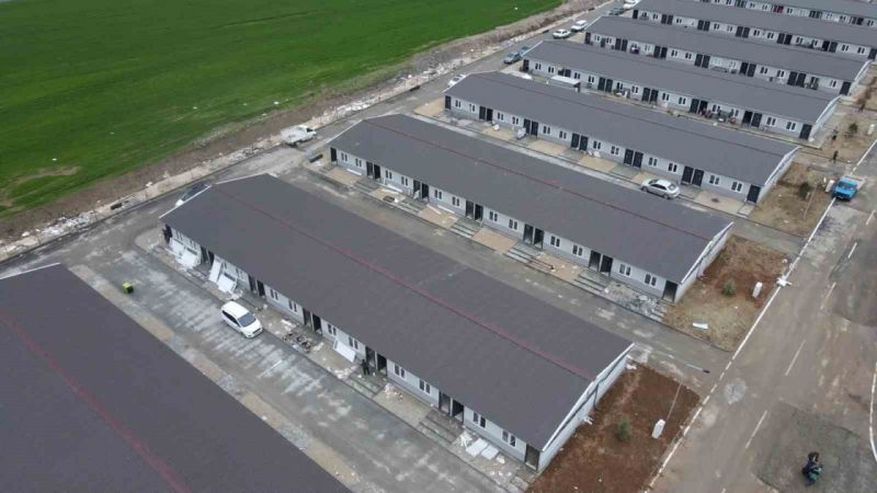 Bakan Kurum: 214 prefabrik evi daha sahiplerine teslim ettik