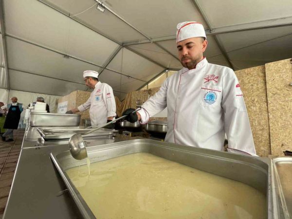 Tuzla Belediyesi Hatay’ın Kırıkhan ilçesinde iftar sofrası kuruyor Tuzla Belediyesi Hatay’ın Kırıkhan ilçesinde iftar sofrası kuruyor