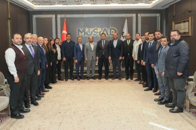 Mahmut Asmalı: Deprem sürecinde bölgeye 3 binin üzerinde tır sevkiyatı yaptık Mahmut Asmalı: Deprem sürecinde bölgeye 3 binin üzerinde tır sevkiyatı yaptık