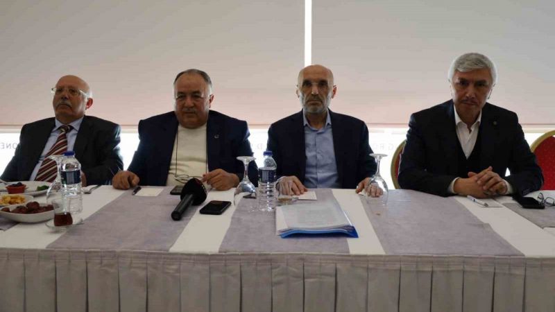 Milli görüşçülerden Saadet Partisi’ne ‘Oynanan oyunu görün’ uyarısı