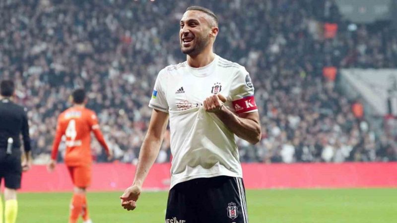 Cenk Tosun: Beşiktaş’ta kalıyorum
