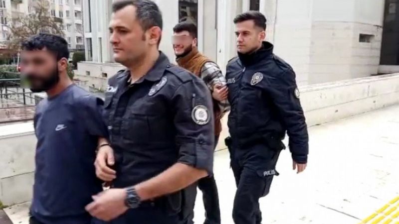 Gülerek cezaevine gittiler