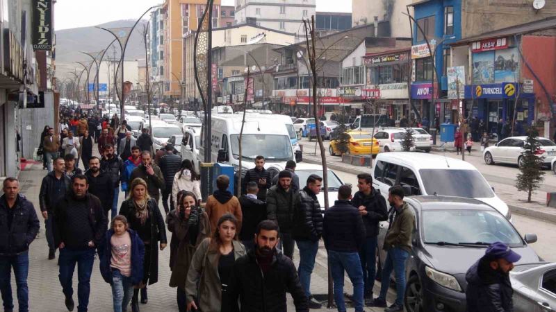 İran’daki deprem Yüksekova’da da hissedildi İran’daki deprem Yüksekova’da da hissedildi