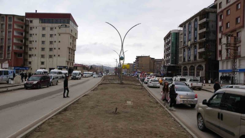 İran’daki deprem Yüksekova’da da hissedildi İran’daki deprem Yüksekova’da da hissedildi