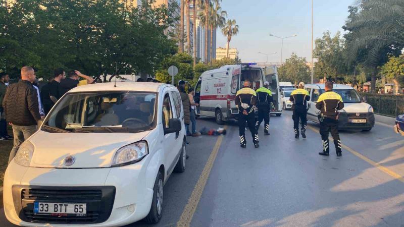 Mersin’de otomobilin çarptığı çocuk hayatını kaybetti Mersin’de otomobilin çarptığı çocuk hayatını kaybetti
