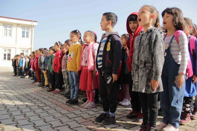Hatay’ın 7 ilçesinde okul zili çaldı Hatay’ın 7 ilçesinde okul zili çaldı