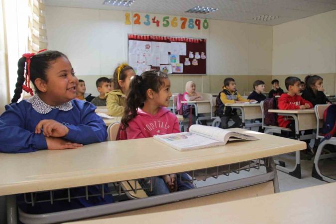 Hatay’ın 7 ilçesinde okul zili çaldı Hatay’ın 7 ilçesinde okul zili çaldı