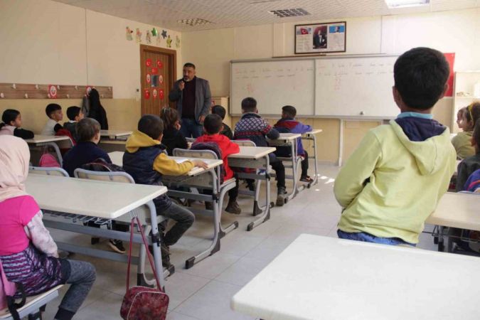 Hatay’ın 7 ilçesinde okul zili çaldı Hatay’ın 7 ilçesinde okul zili çaldı