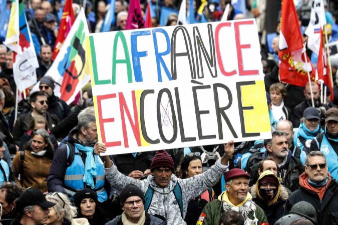 Fransa’da emeklilik reformuna karşı protestolar sürüyor: 27 gözaltı