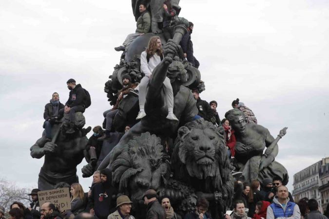 Fransa’da emeklilik reformuna karşı protestolar sürüyor: 27 gözaltı