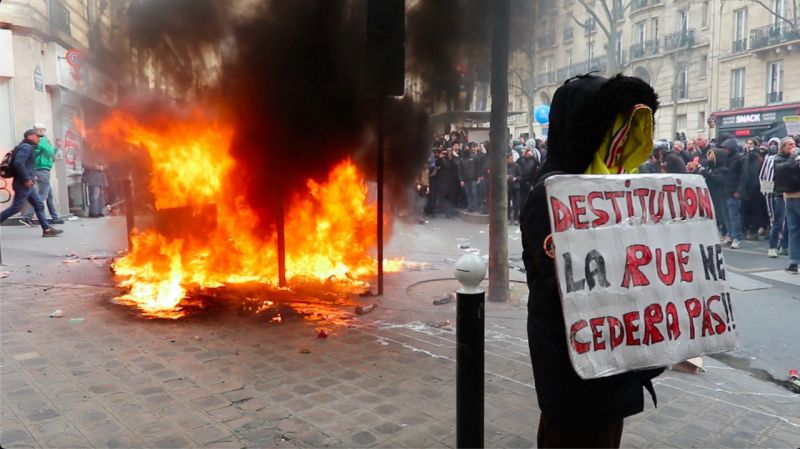 Fransa’da emeklilik reformuna karşı protestolar sürüyor: 27 gözaltı